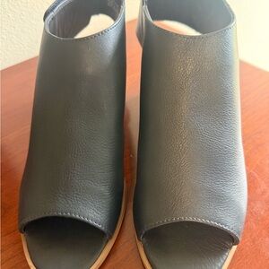 Coldwater Creek Black Peep-Toe Mules